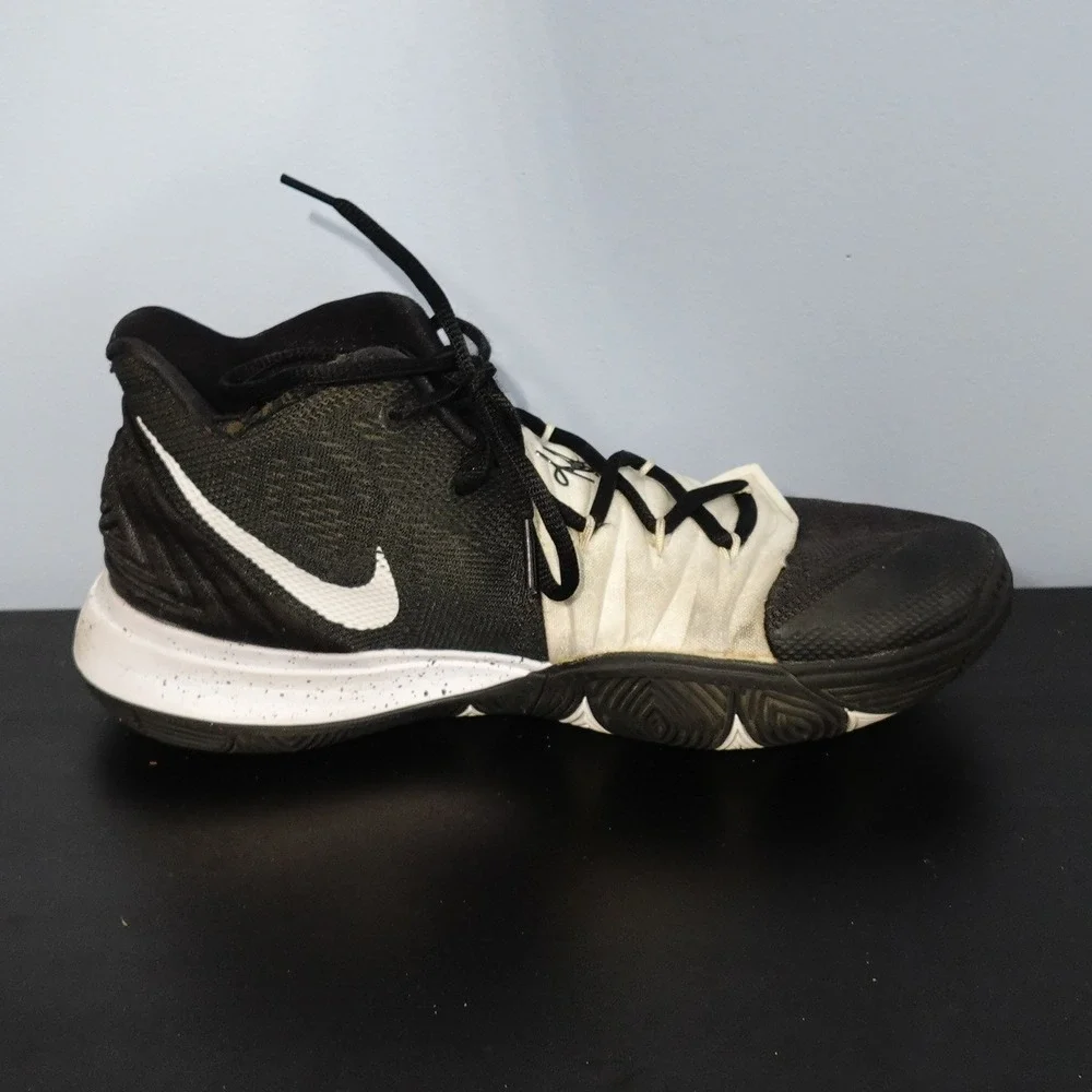 Nike Shoes Mens 9 Kyrie 5 Basketball Shoes‎ Black White Athletic Sneakers